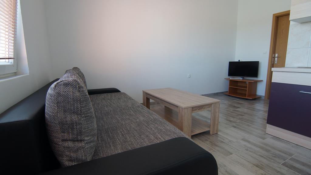 Apartments Domani Vir Exterior photo
